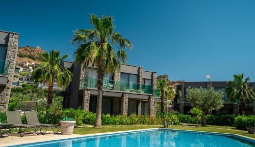 Two-Bedroom Apartment with Terrace and Sea View