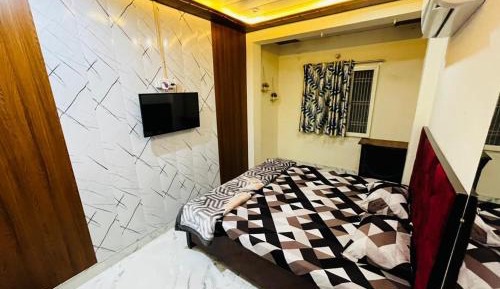 Deluxe Double Room (2 Adults + 1 Child)