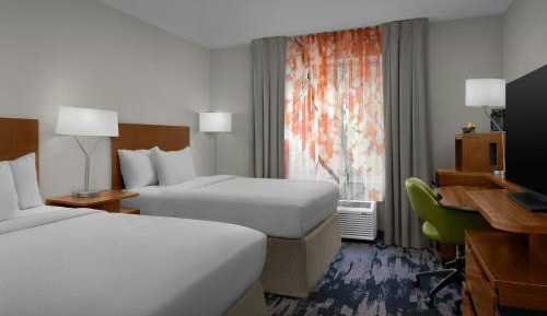 Double Room with Two Double Beds and Adapted Tub - Mobility and Hearing Accessible