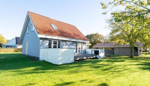 Three-Bedroom Vacation Home 