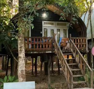 Bungalow - Water Front 