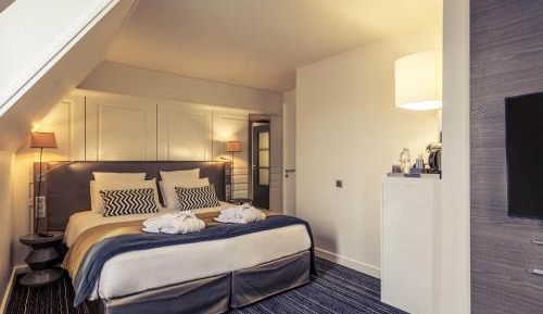 Privilege Double Room with Sofa