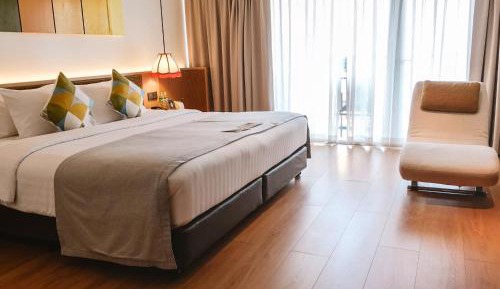 Glow Pent Suite With Balcony