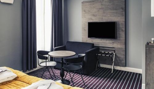 Privilege King Room with Sofa Bed