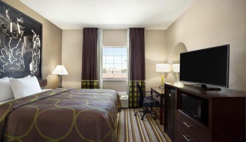 Deluxe King Room  with Spa Bath- Smoking