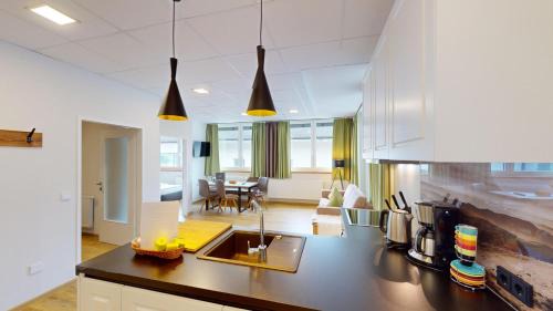 Apartment with Mountain View