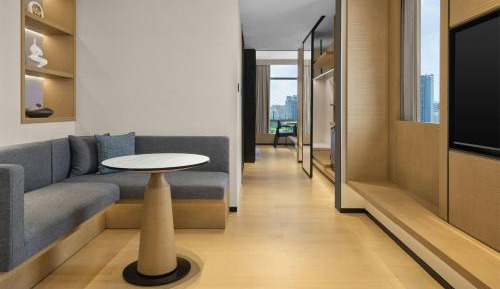 One-Bedroom Standard King Suite with City View
