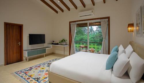 Deluxe Double Room with Balcony