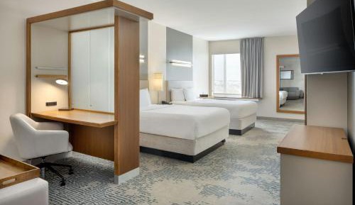 Queen Suite with Two Queen Beds