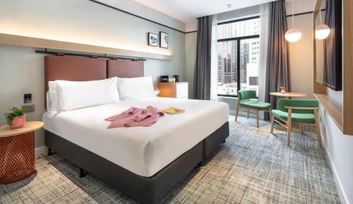 Standard King Room with City View - High Floor