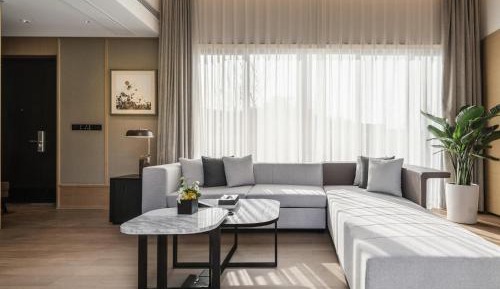 Villa with King Bed and Garden View