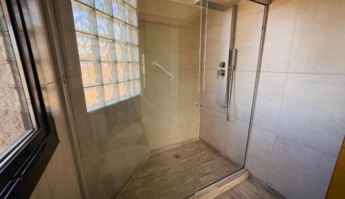 Queen Suite with Spa Bath