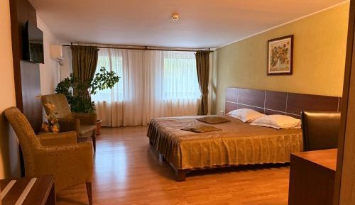 Standard King Room