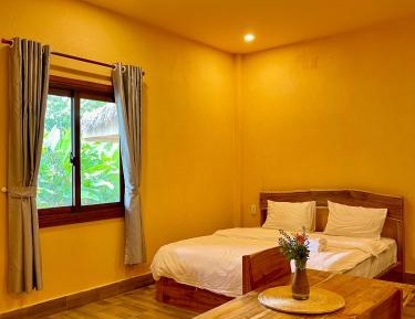 Apartment with Garden View