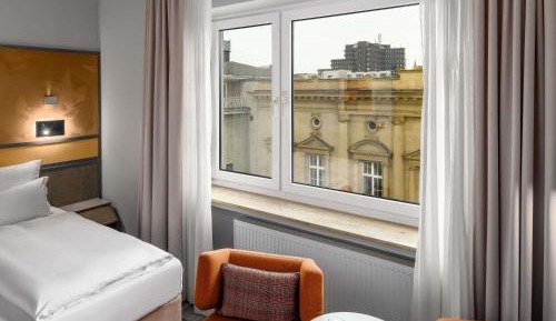 Standard Queen Room