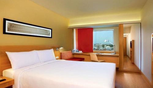 Superior Queen Room - High Floor,with 25% Discount on F&B, 2 Piece Laundry, Happy hours 1+1,Complimentary Early Check-in from 1000hrs and Late Checkout till 1600 (Subject to availability)