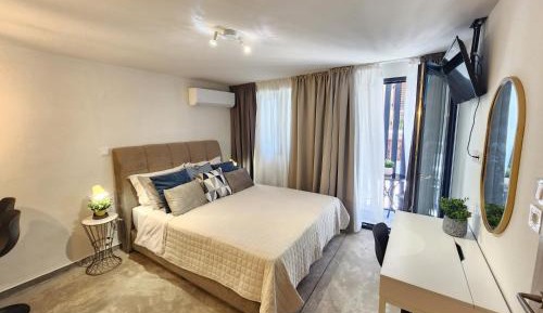 Deluxe Double Studio