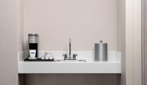 Queen Suite with Two Queen Beds and Spa Bath