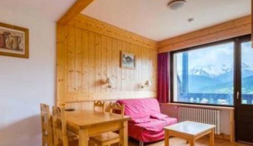 Apartment with Mountain View