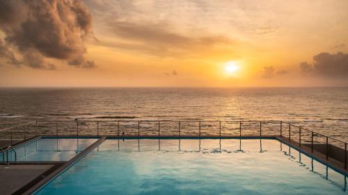 Three-Bedroom Apartment with Ocean View