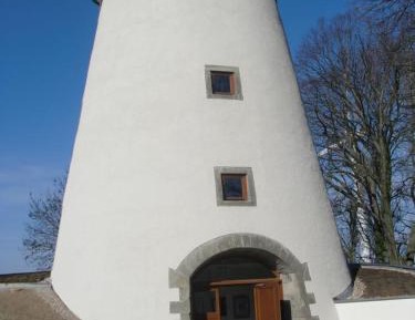 Studio (2 Adults)
