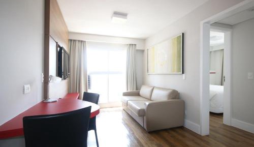 Two-Bedroom Apartment (1 Queen & 2 Single Beds)