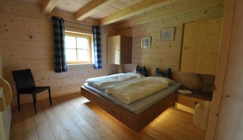 One-Bedroom Apartment with Balcony