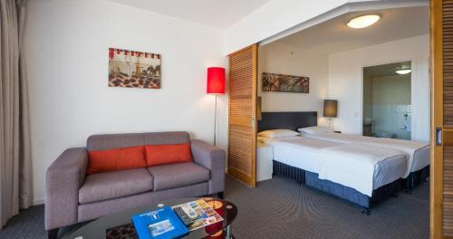 Studio with Spa Bath