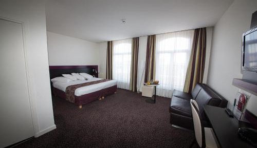 Suite with One Double Bed and Sofa Bed