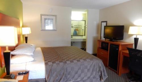 King Room - Disability Access - Non-Smoking