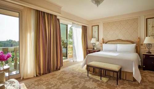 Premium Deluxe Suite