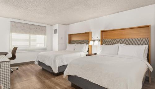 Standard Queen Room - Club Floor