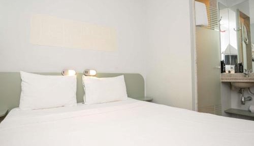 Standard Adapted Room with double bed