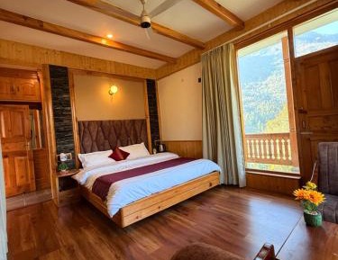 Queen Room with Balcony