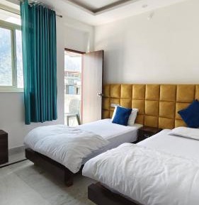 Superior Double or Twin Room with Mountain View