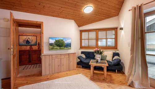 Apartment with Mountain View