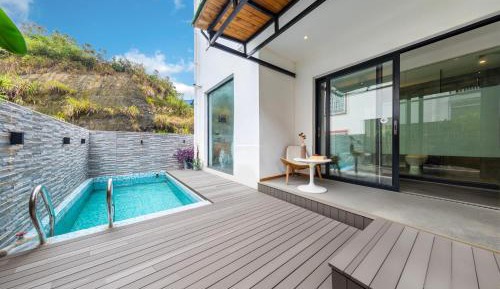 Double Room with Pool View