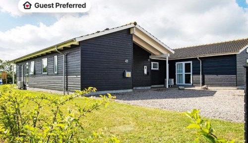 Five-Bedroom Holiday Home