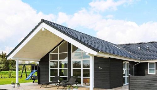 Five-Bedroom Holiday Home