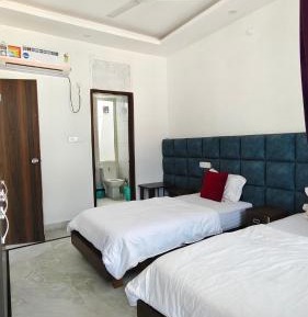 Deluxe Double or Twin Room with Balcony