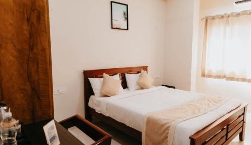 Deluxe Double Room (2 Adults + 1 Child)