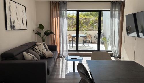 Superior One-Bedroom Apartment