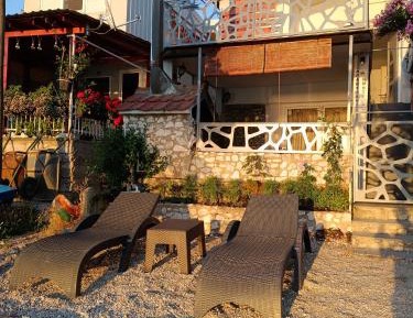 Apartment with Balcony and Lake View