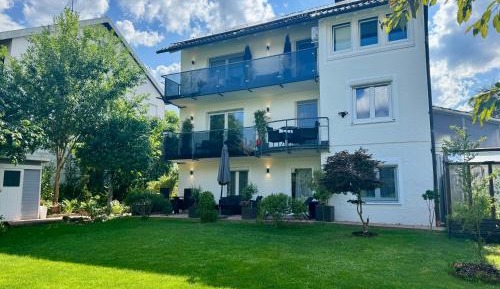 One-Bedroom Apartment with Garden