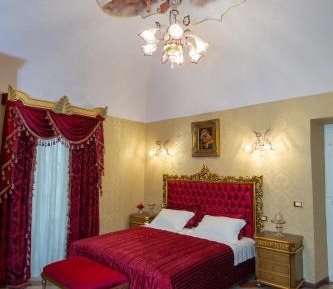 Deluxe Double Room (2 Adults + 1 Child)