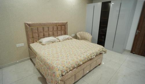 Four-Bedroom Deluxe Apartment