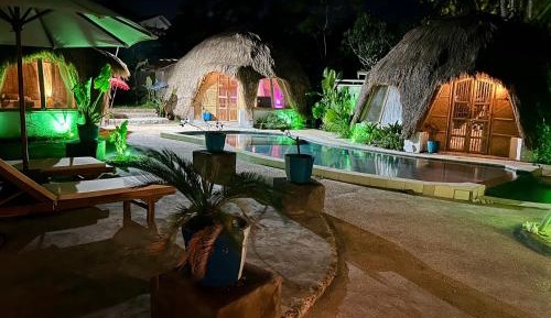 Deluxe Double Room (2 Adults + 1 Child)
