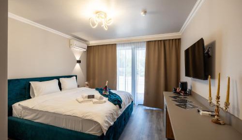 Queen Room with Balcony