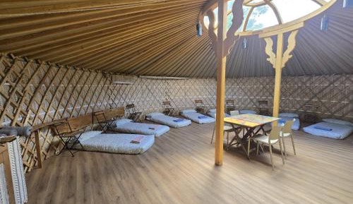 10-Bed Mixed Dormitory Room