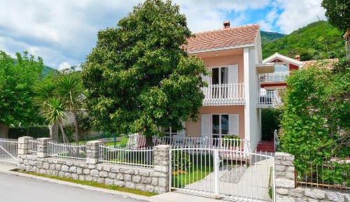 Villa - Beach Front